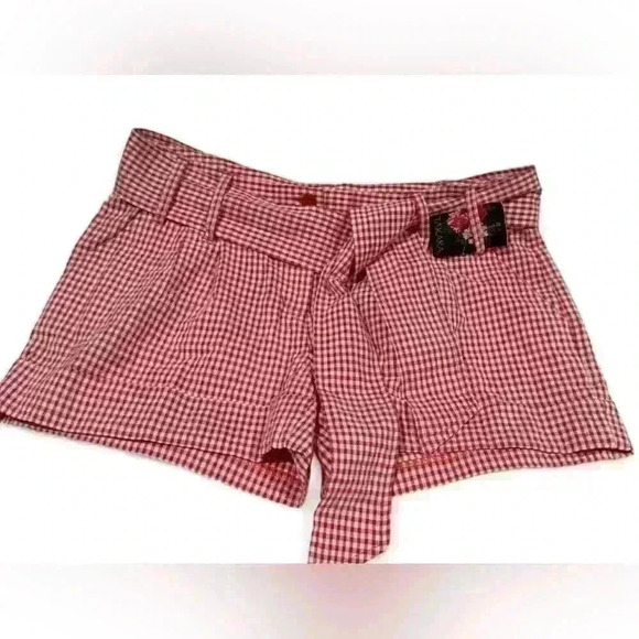 TAKARA- NWT- red/white gingham shorts w cloth belt-Junior’s size 9 - Picture 1 of 3